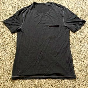Men’s large lululemon workout shirt